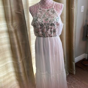 Beautiful size large polyester, white maxi halter dress with embroidered top